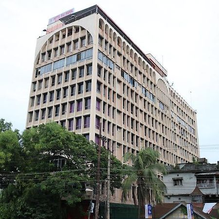 Hotel Rajmahal Гувахати Екстериор снимка