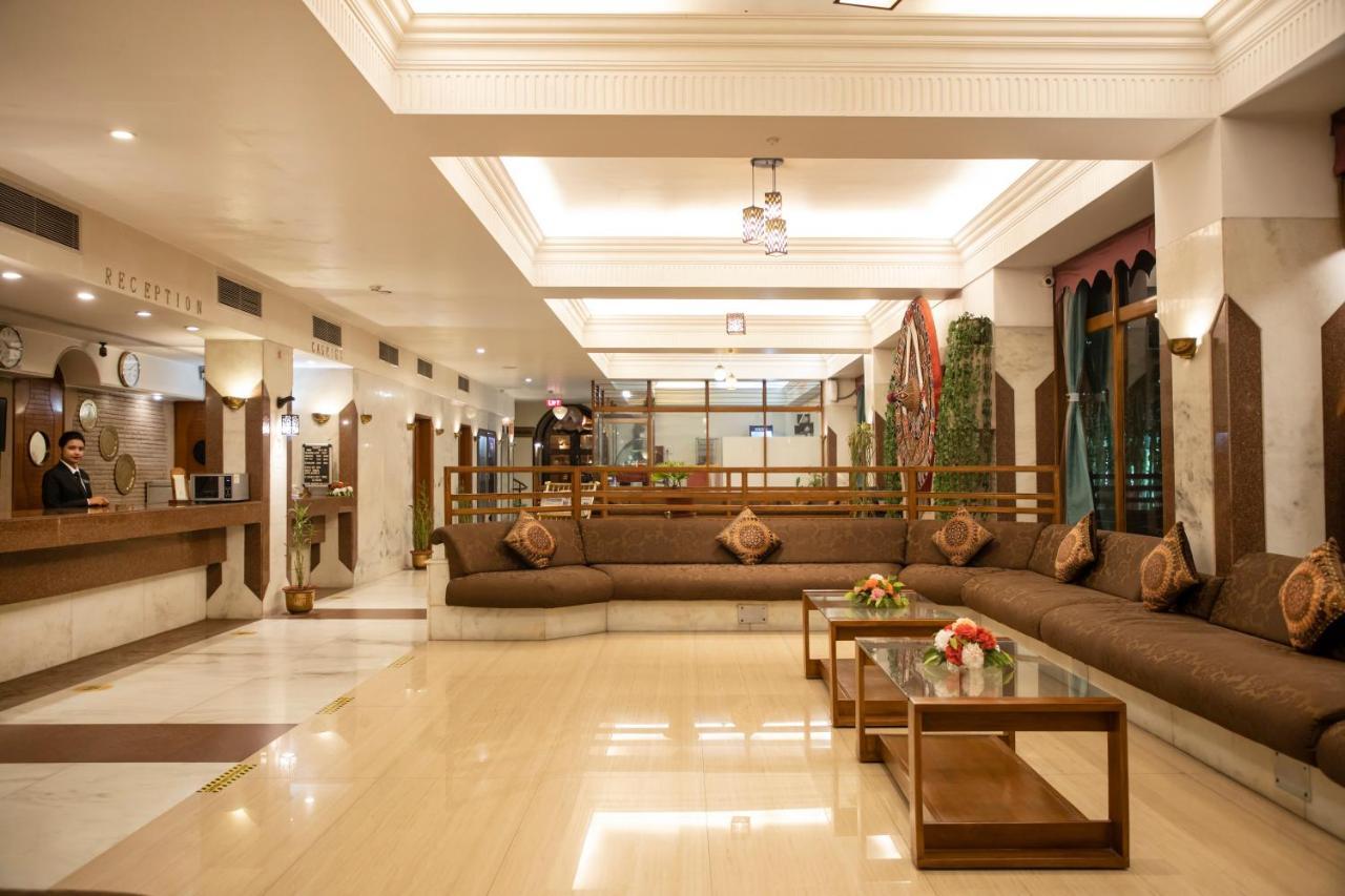 Hotel Rajmahal Гувахати Екстериор снимка