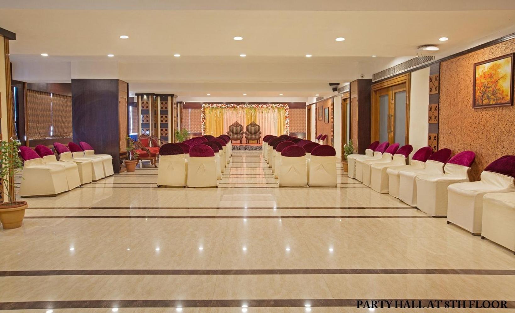 Hotel Rajmahal Гувахати Екстериор снимка